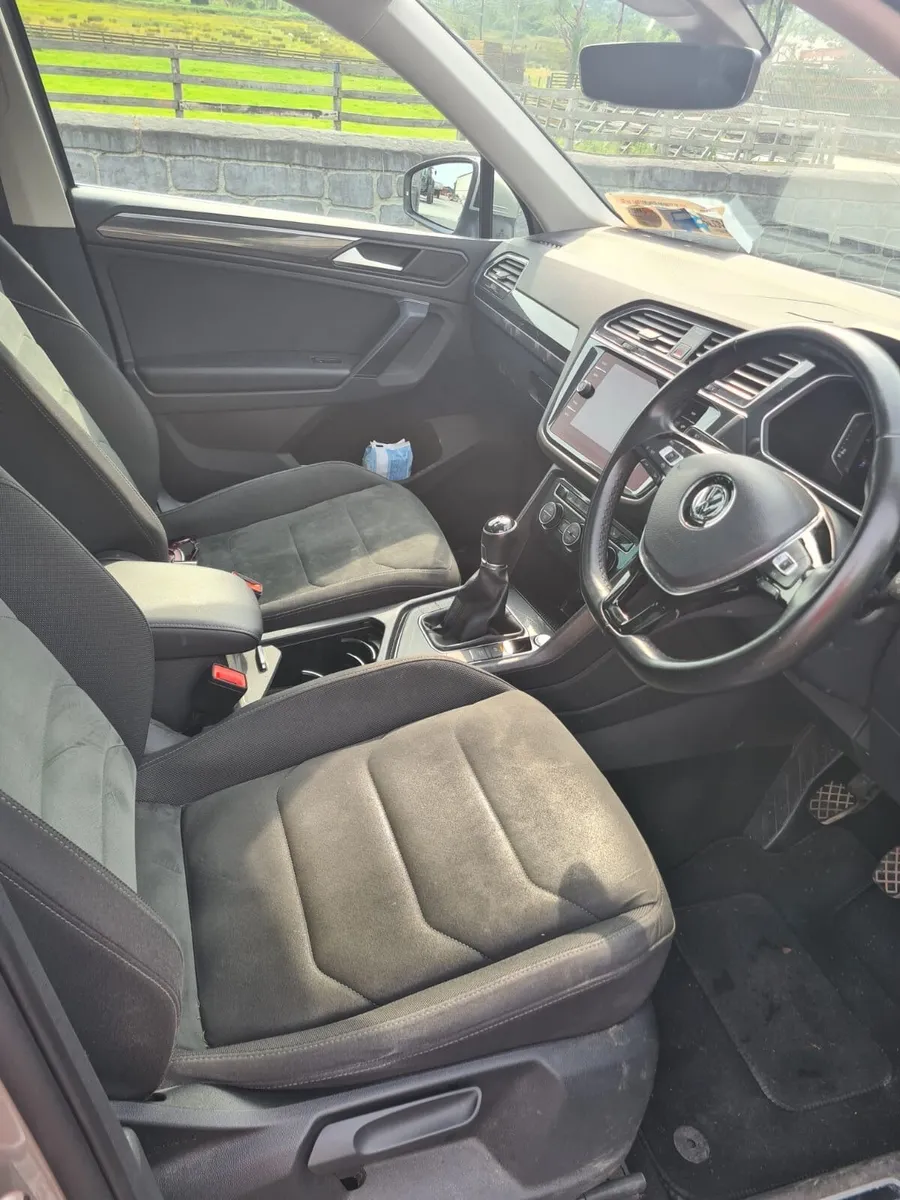 Volkswagen Tiguan 192 LOW MILES -Sunroof - Image 4