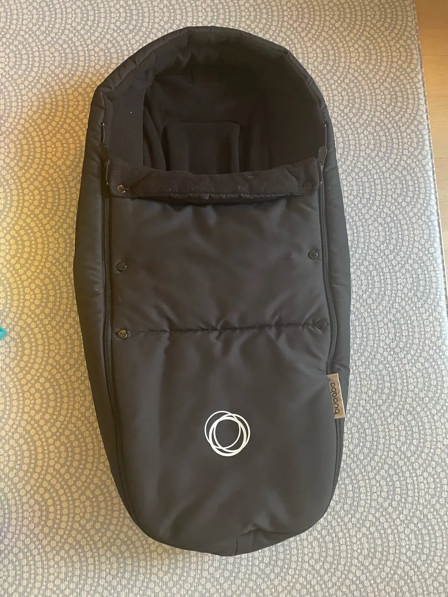 Bugaboo black cocoon - Image 1