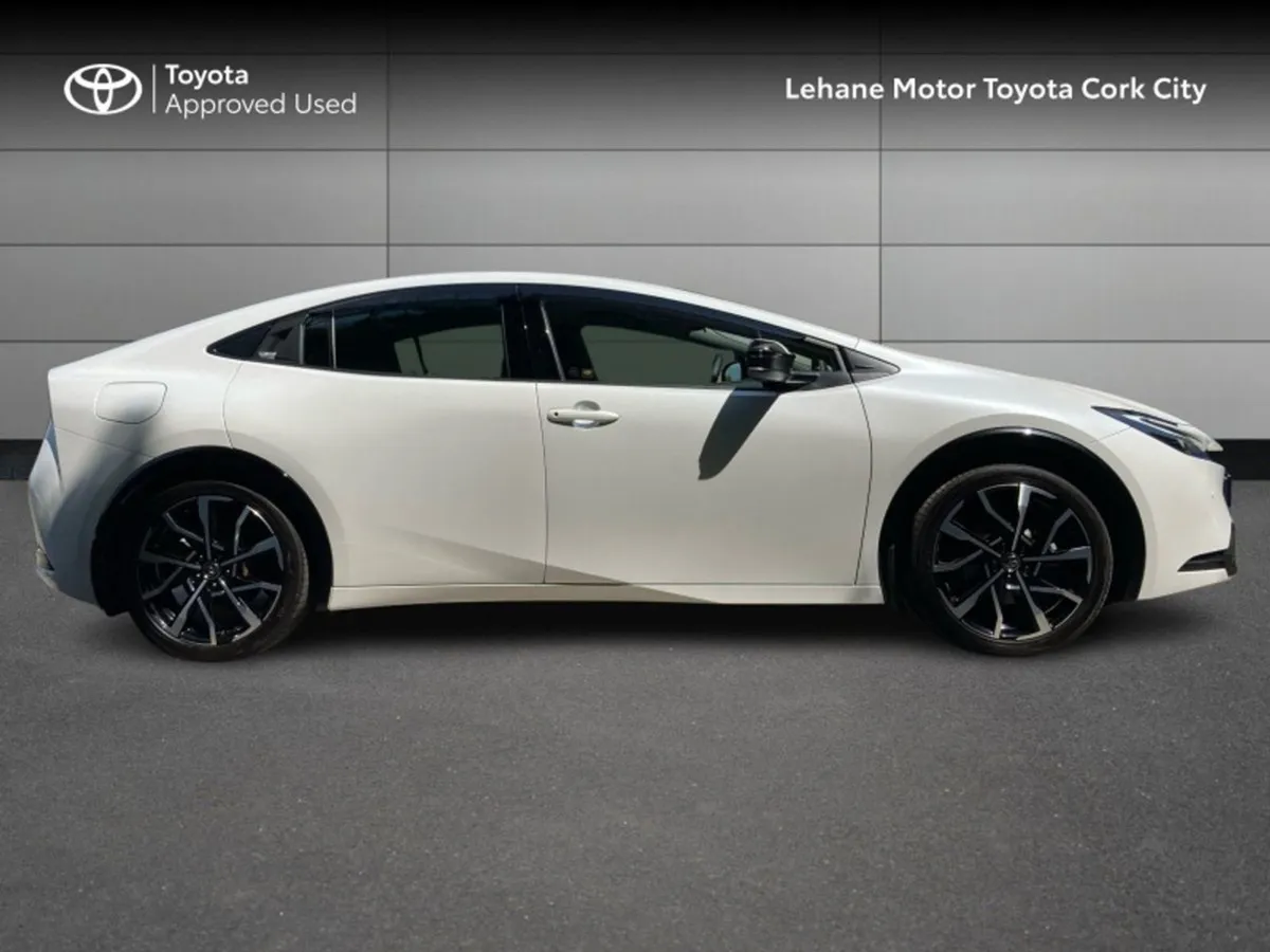 Toyota Prius Plug-in Hybrid - Image 3
