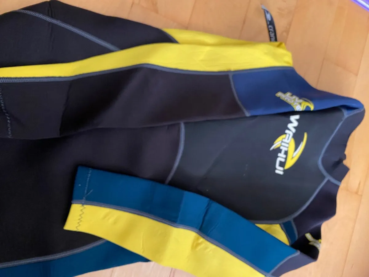 Wet suits - Image 3