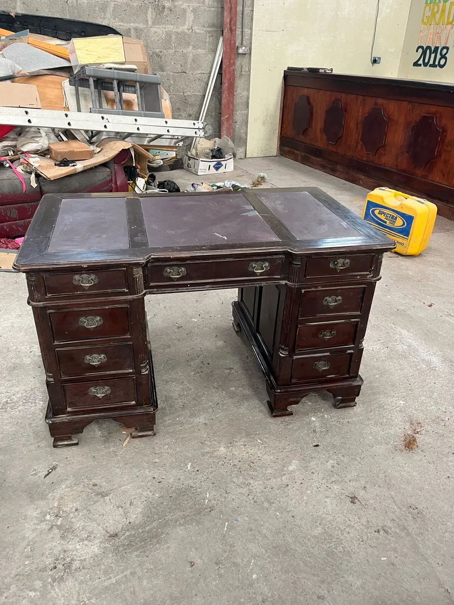 Office desk - Image 1