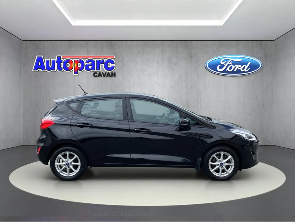 Ford Fiesta TITANIUM 5 DR 1.0 100PS M6 4DR - Image 2