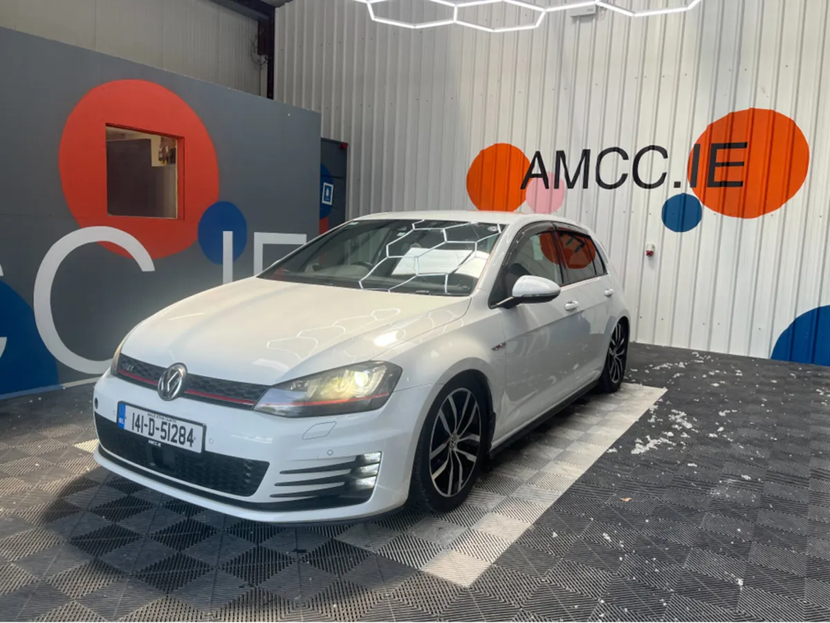 Volkswagen Golf 2.0 GTI / 63k KMs / REVERSE CAMERA - Image 3