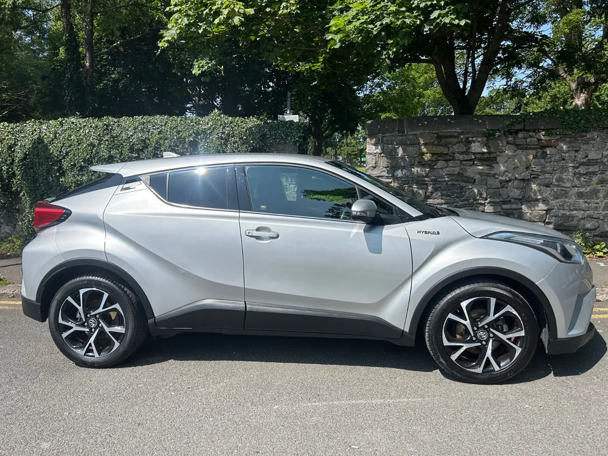 2019 TOYOTA C-HR HYBRID PARKING CAMERA - Image 4