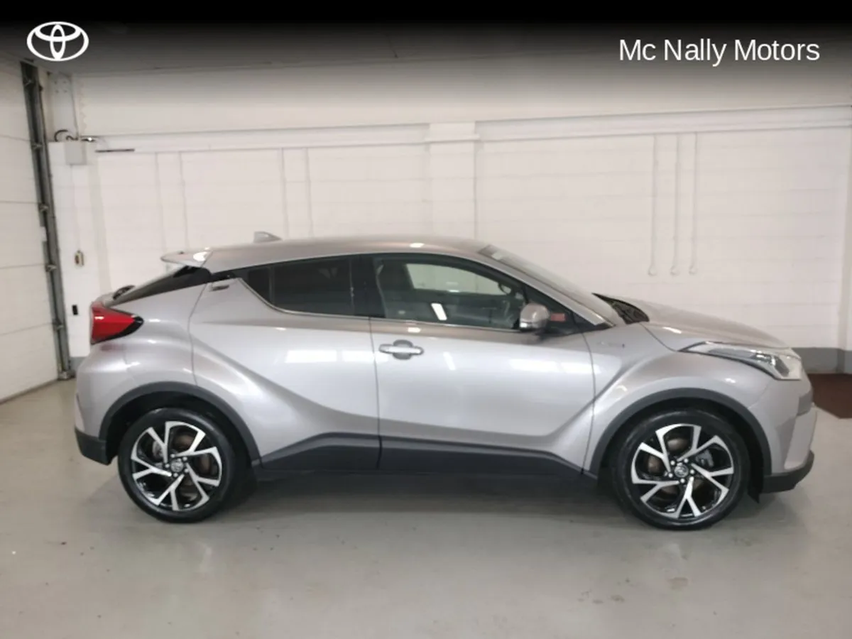 Toyota C-HR Hybrid Sport Low KMS - Image 3