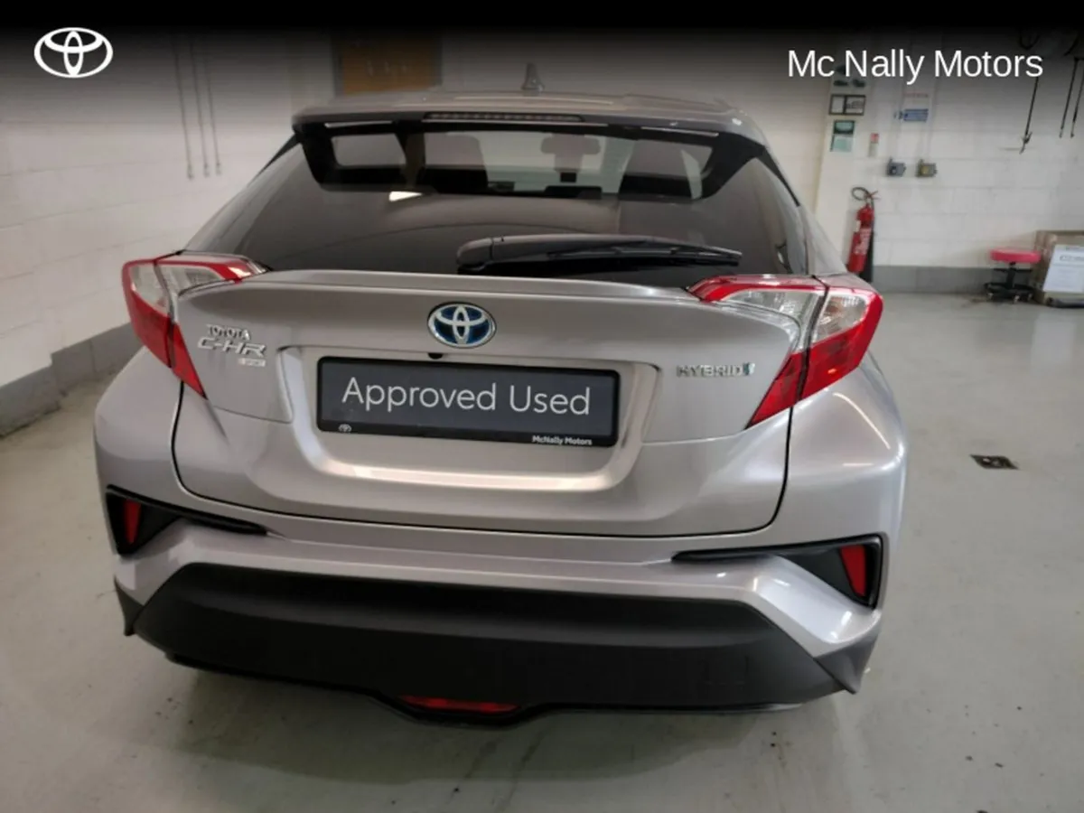 Toyota C-HR Hybrid Sport Low KMS - Image 4