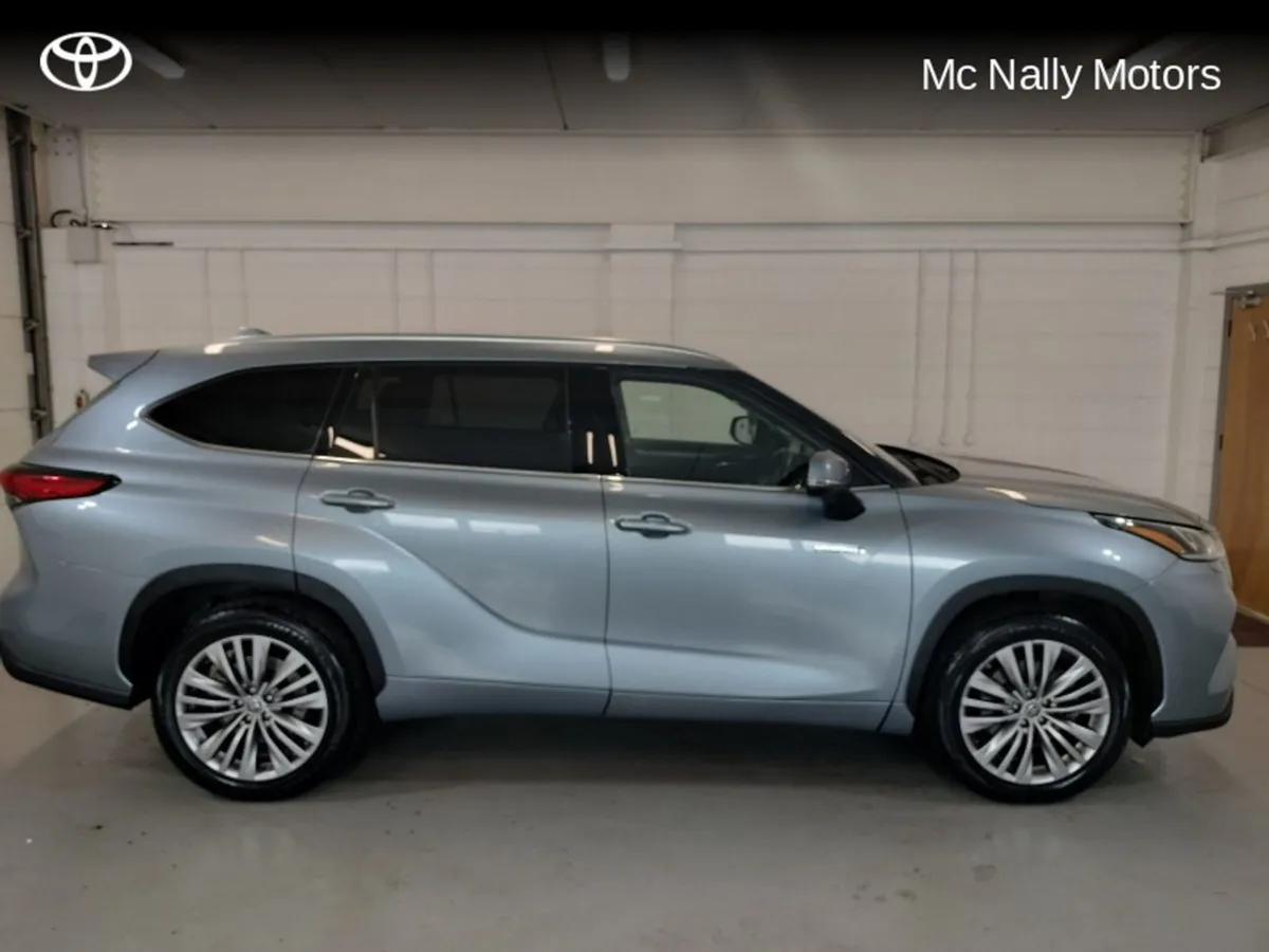 Toyota Highlander SOL 7 Seater Hybrid Low KMS - Image 2