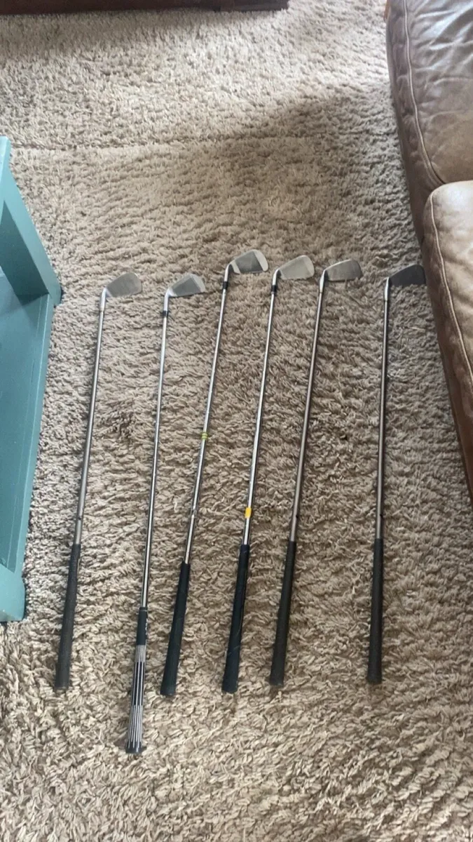 Golf clubs pw to 8 iron - Image 3