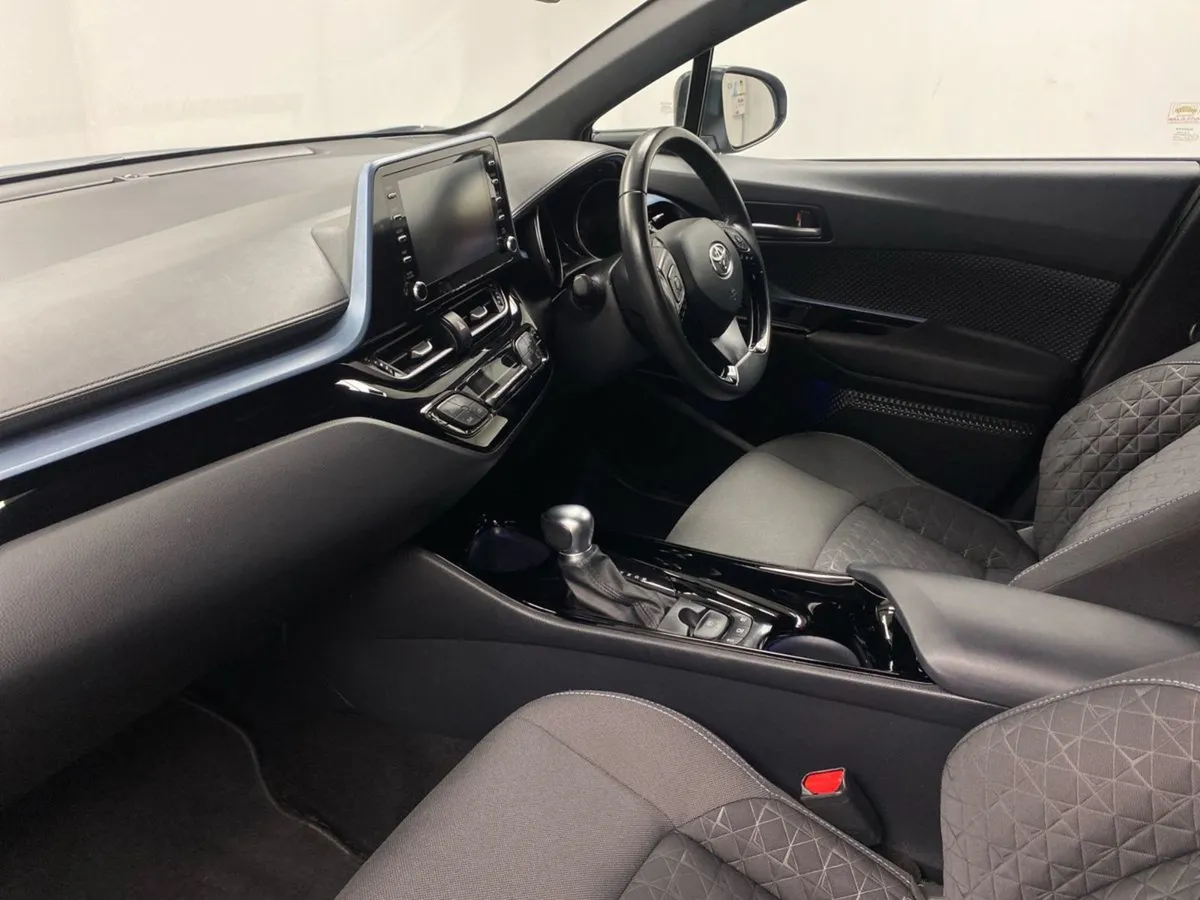 Toyota C-HR 1.8 Hybrid Sport Bitone - Image 3