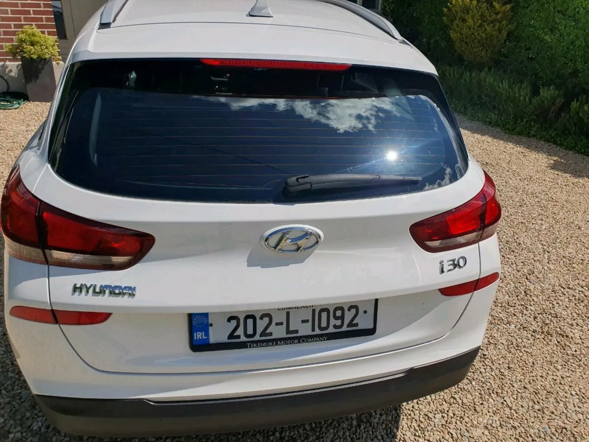 Hyundai i30  2020 touring 1.6 d one owner - Image 3