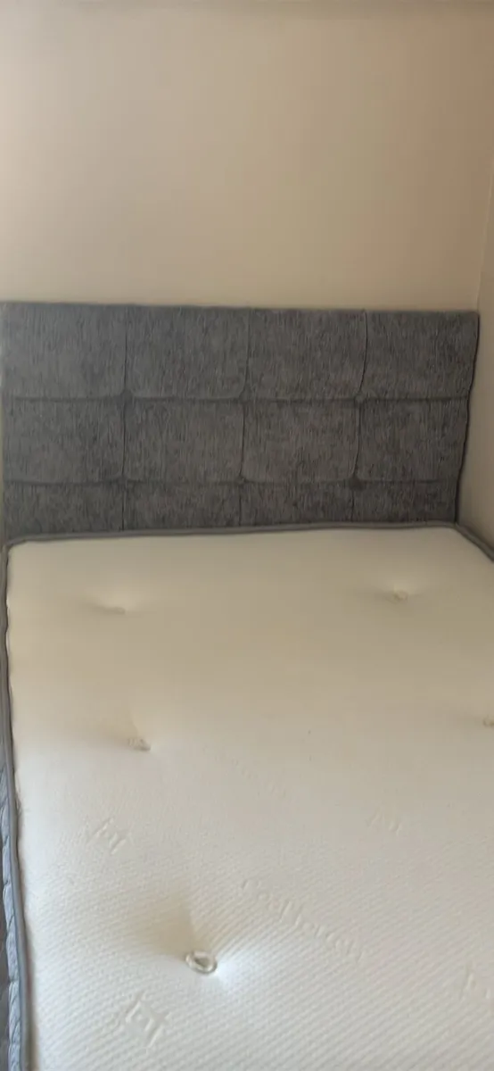Single bed with Mattress - Image 1