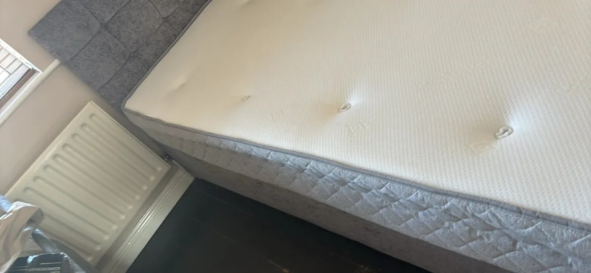 Single bed with Mattress - Image 3