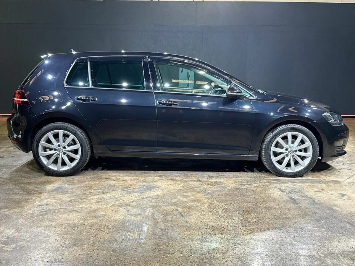 Volkswagen Golf 1.2 TSI AUTOMATIC - REVERSE CAMERA - Image 3
