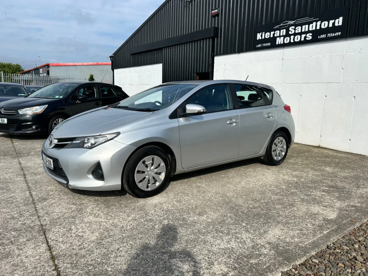 2014 Toyota Auris - Image 3