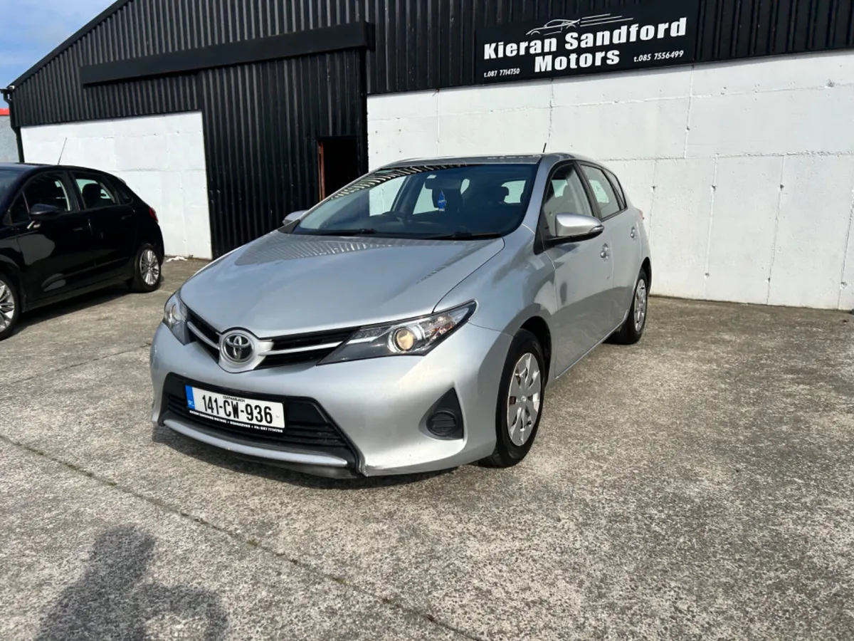 2014 Toyota Auris - Image 2