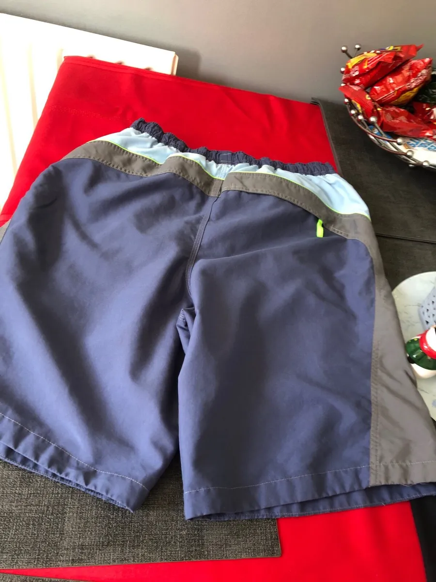 Mens like new Speedo shorts size M €5 - Image 2