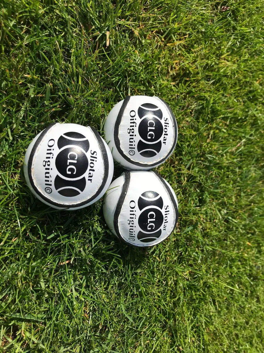 Sliotars size 5 white/hurley/hurling - Image 4