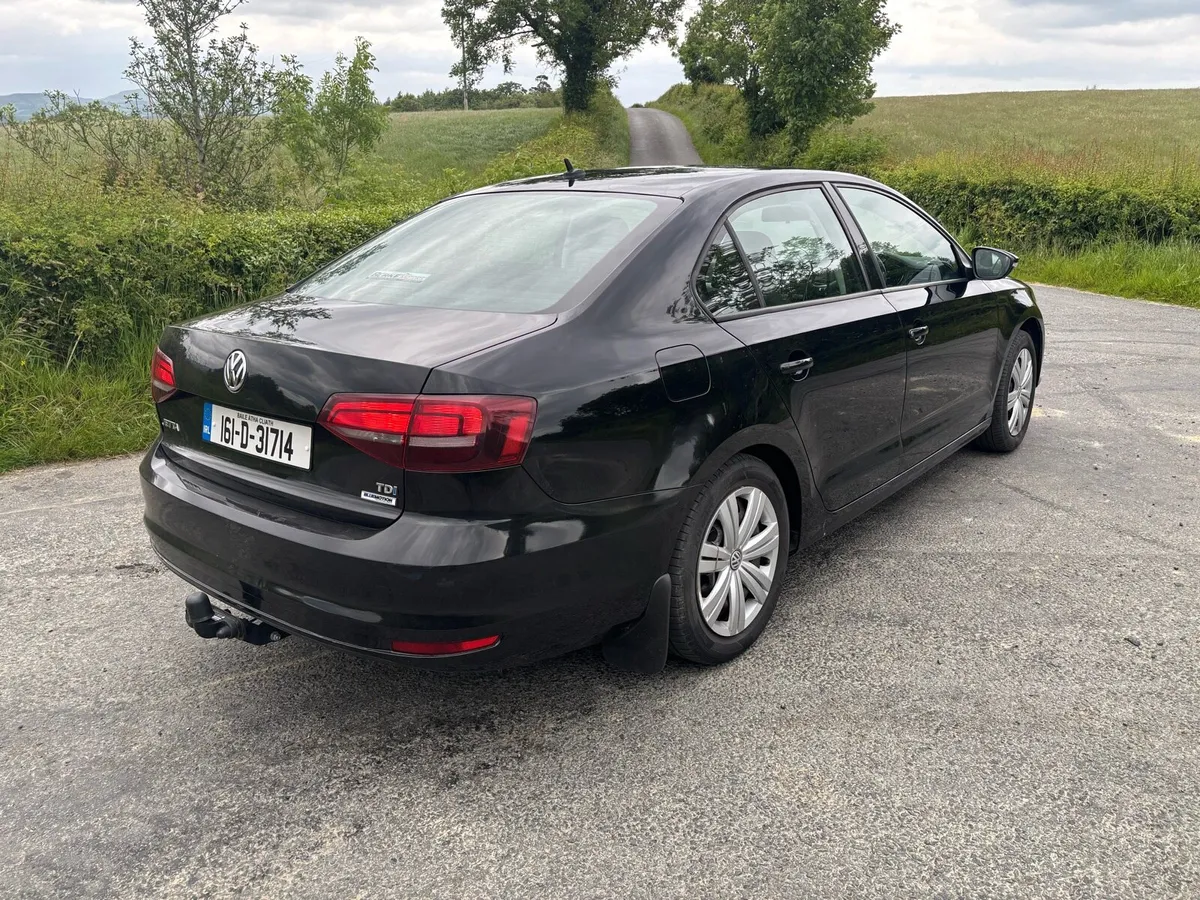 Volkswagen Jetta - Image 4