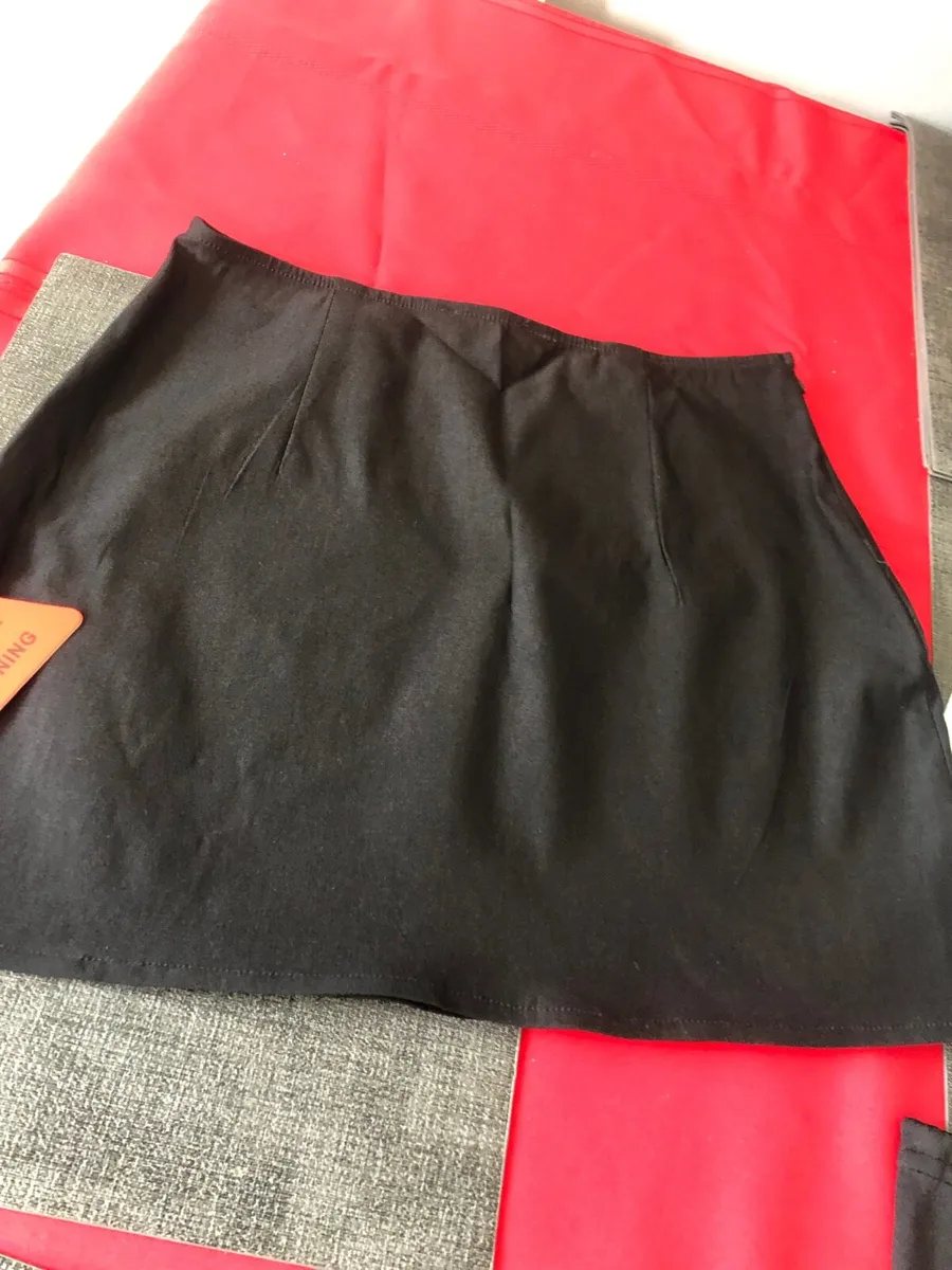 Ladies new skirt size 14 €5 - Image 2