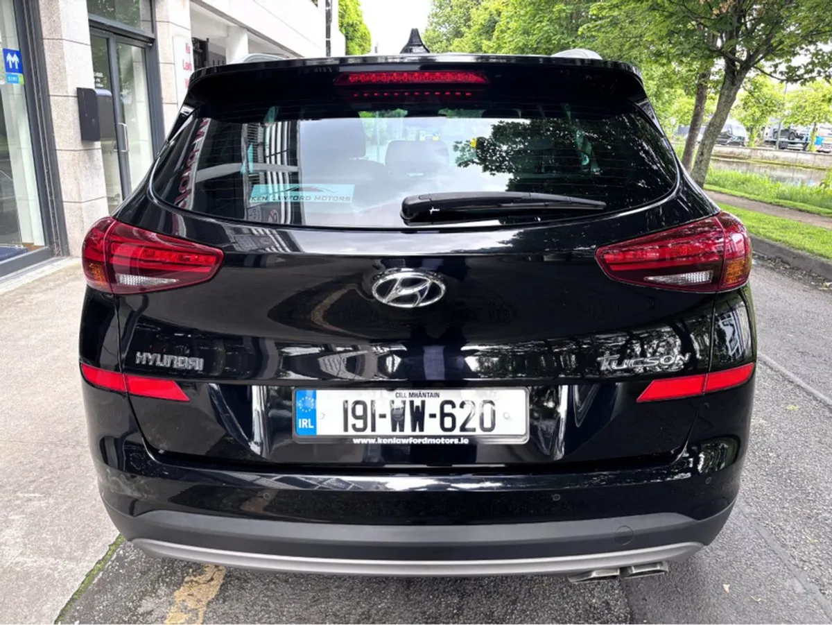 Hyundai Tucson 1.6d Executive Plus 5DR - Image 4