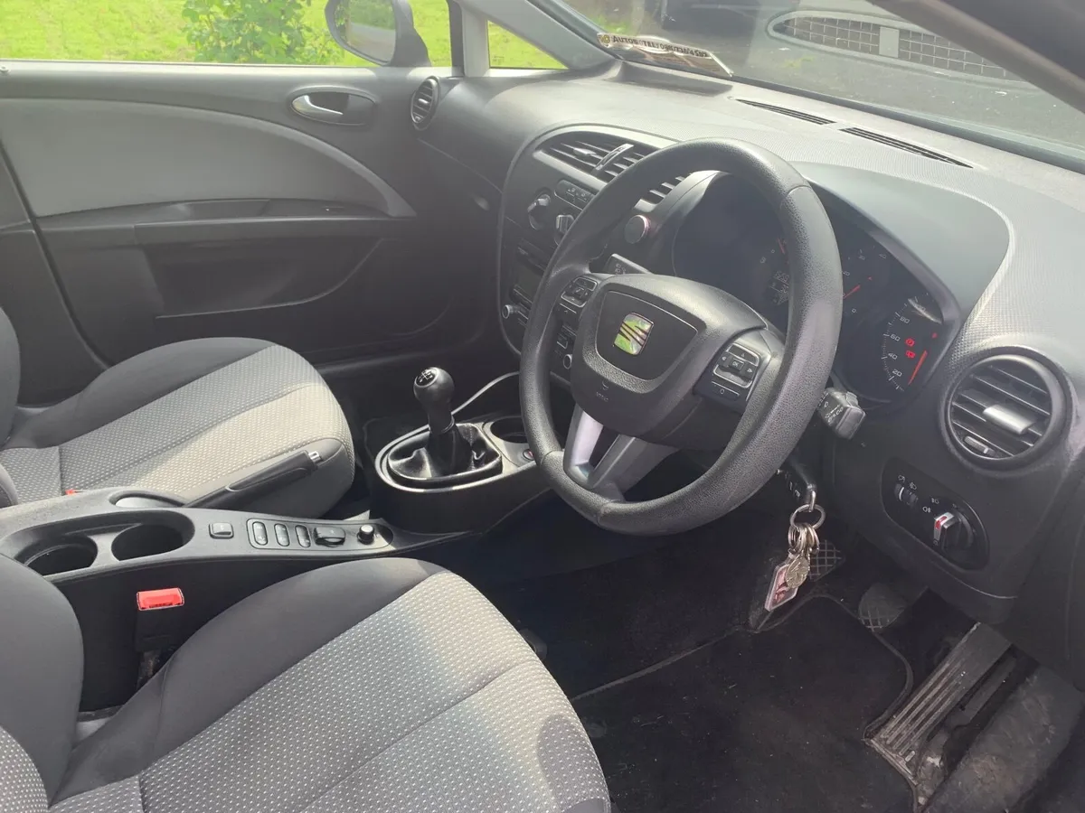SEAT Leon 2012 with nct and tax - Image 4