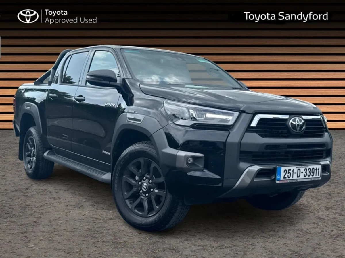 Toyota HiLux TOP Spec 2.8 Invincible Automatic // - Image 1