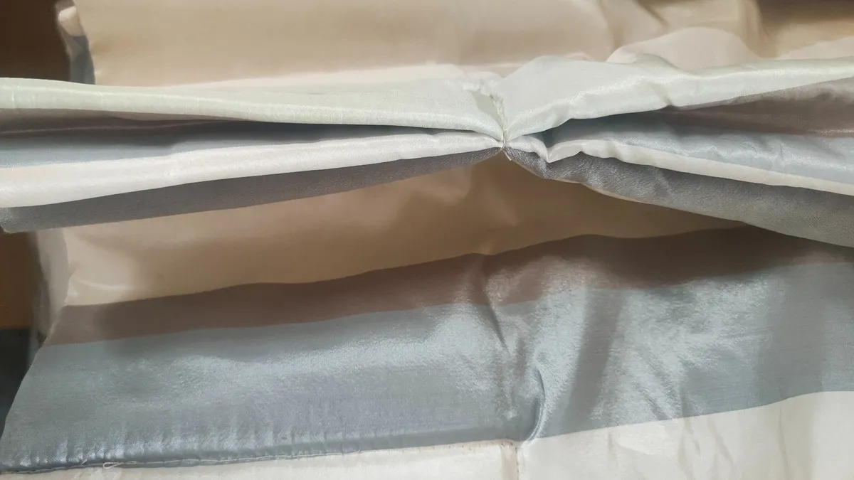 Curtains - Image 2