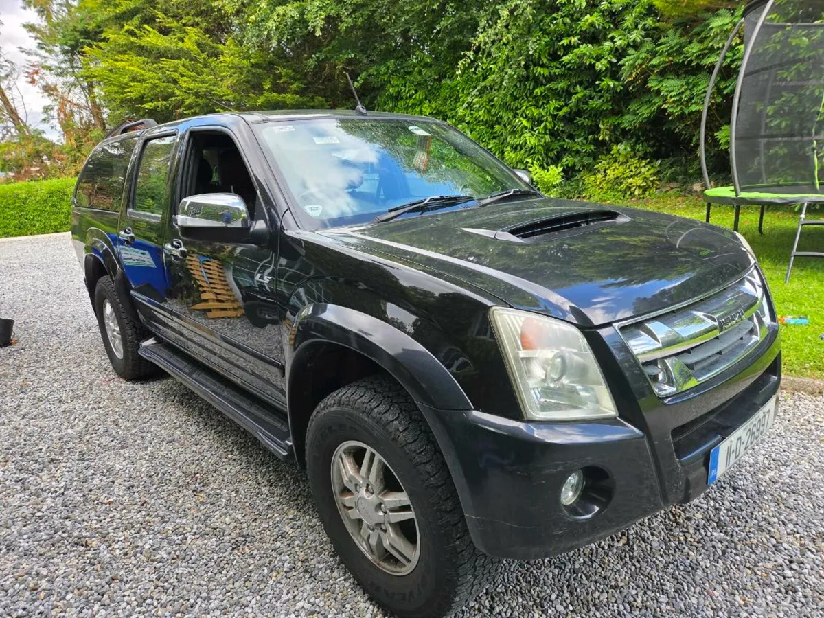 2011 ISUZU dmax - Image 1