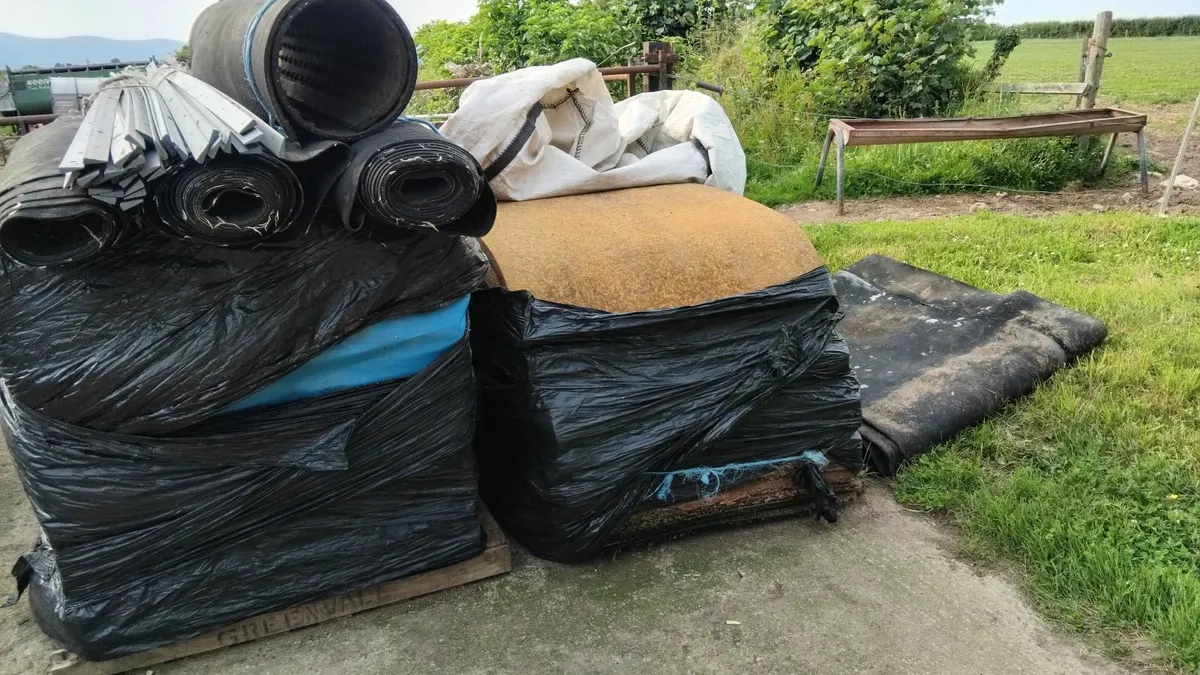 Farm items - Image 1