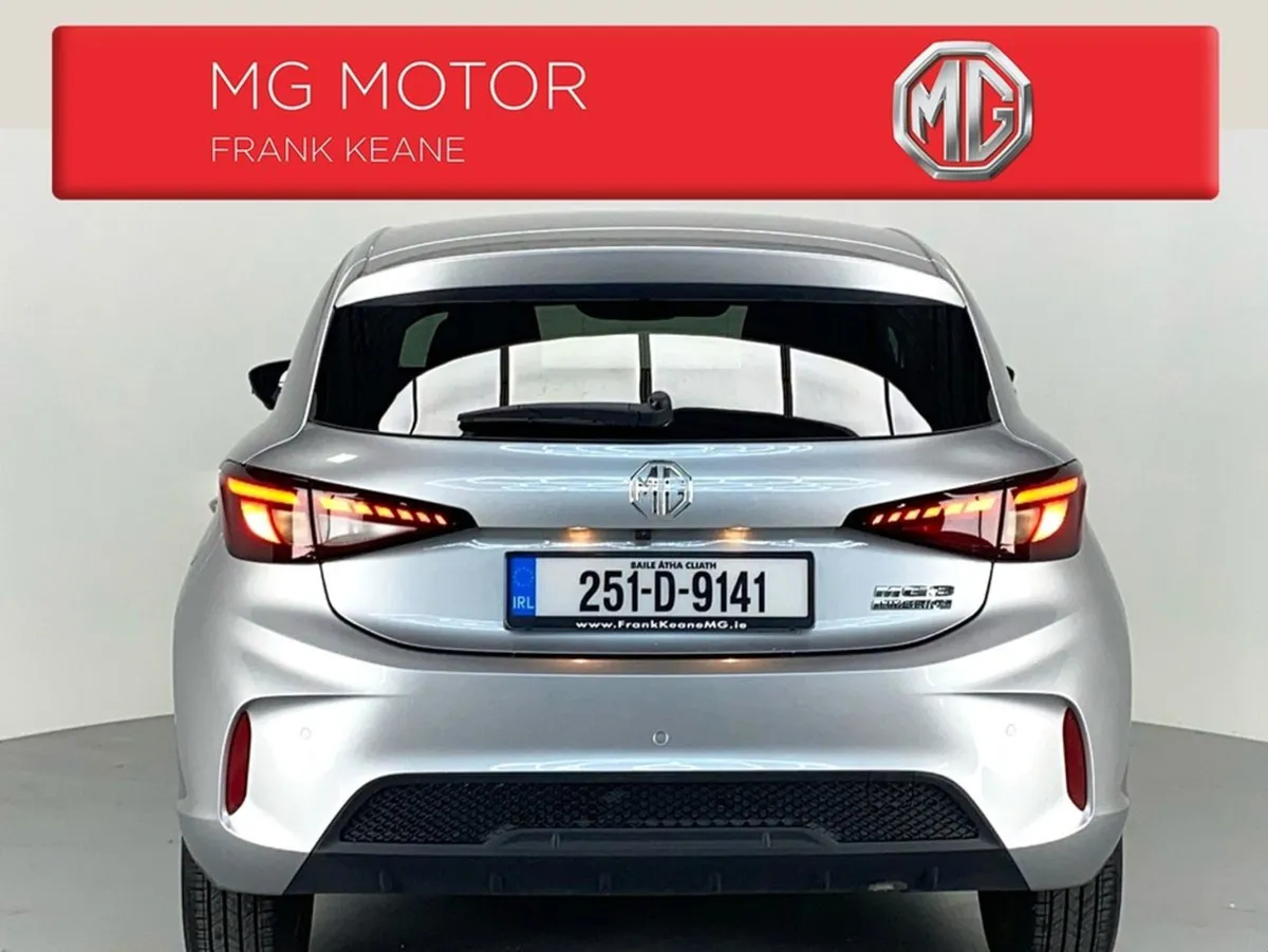 MG MG3 Ex-demo MG 3 Exclusive HEV  half Black Lea - Image 4