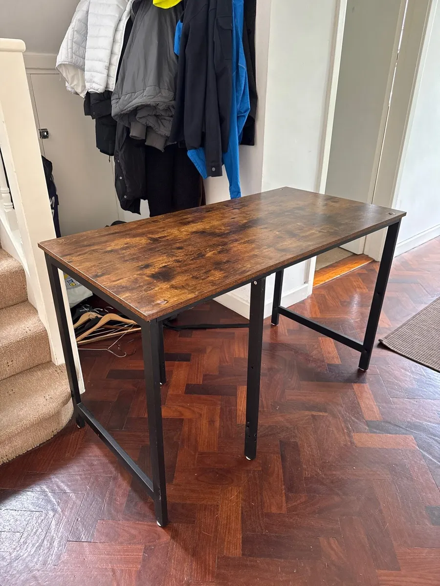 Desk - Image 3