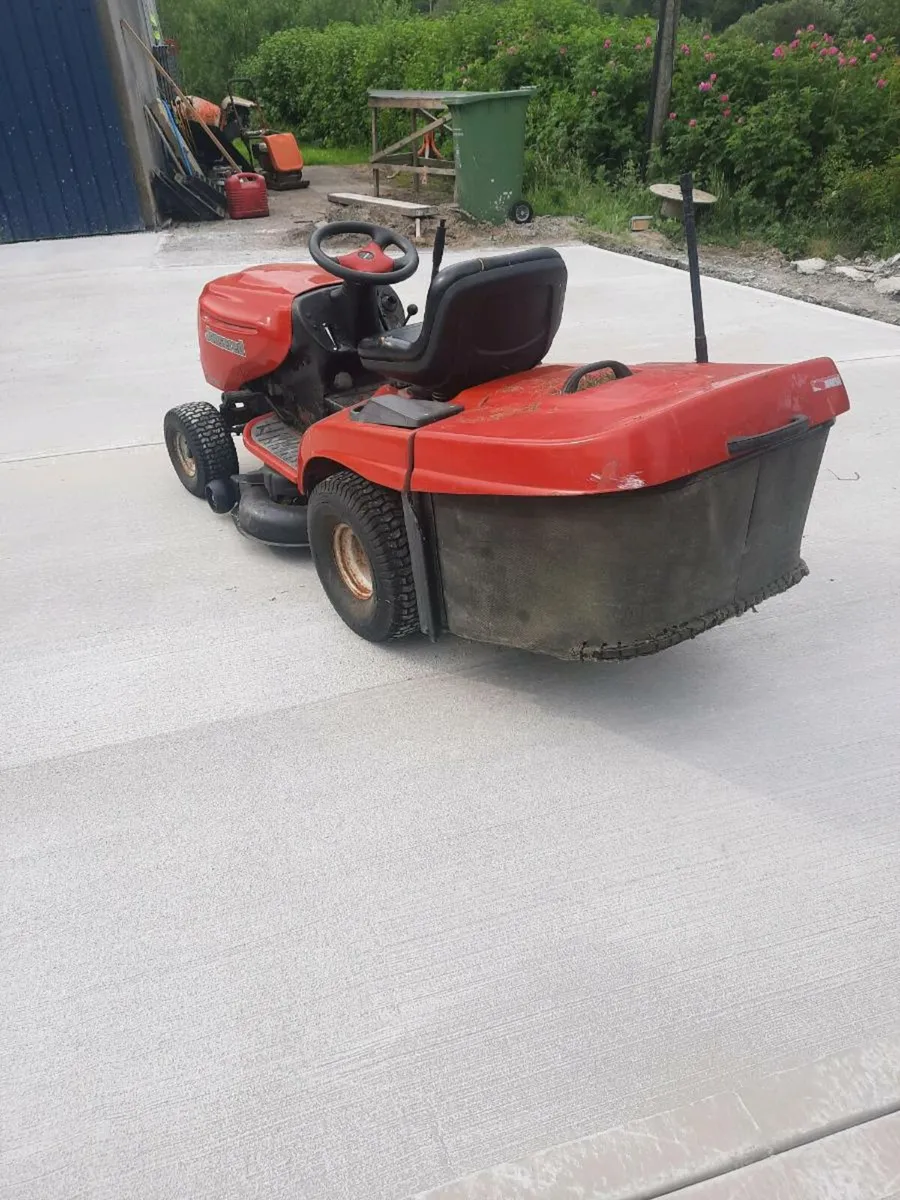 Tractor lawnmower - Image 3