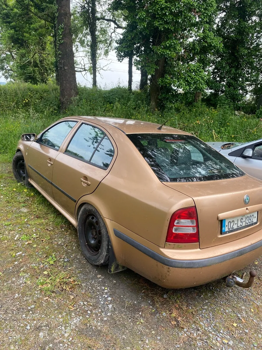 Skoda Octiva and Opel Astra classic cars - Image 4