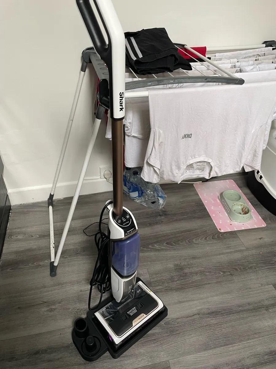 Shark steam cleaner new - Image 1