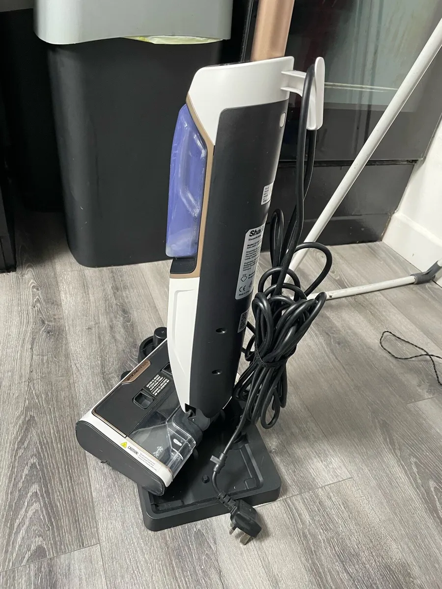 Shark steam cleaner new - Image 3