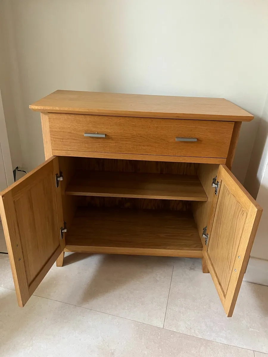 Oak sideboard - Image 1