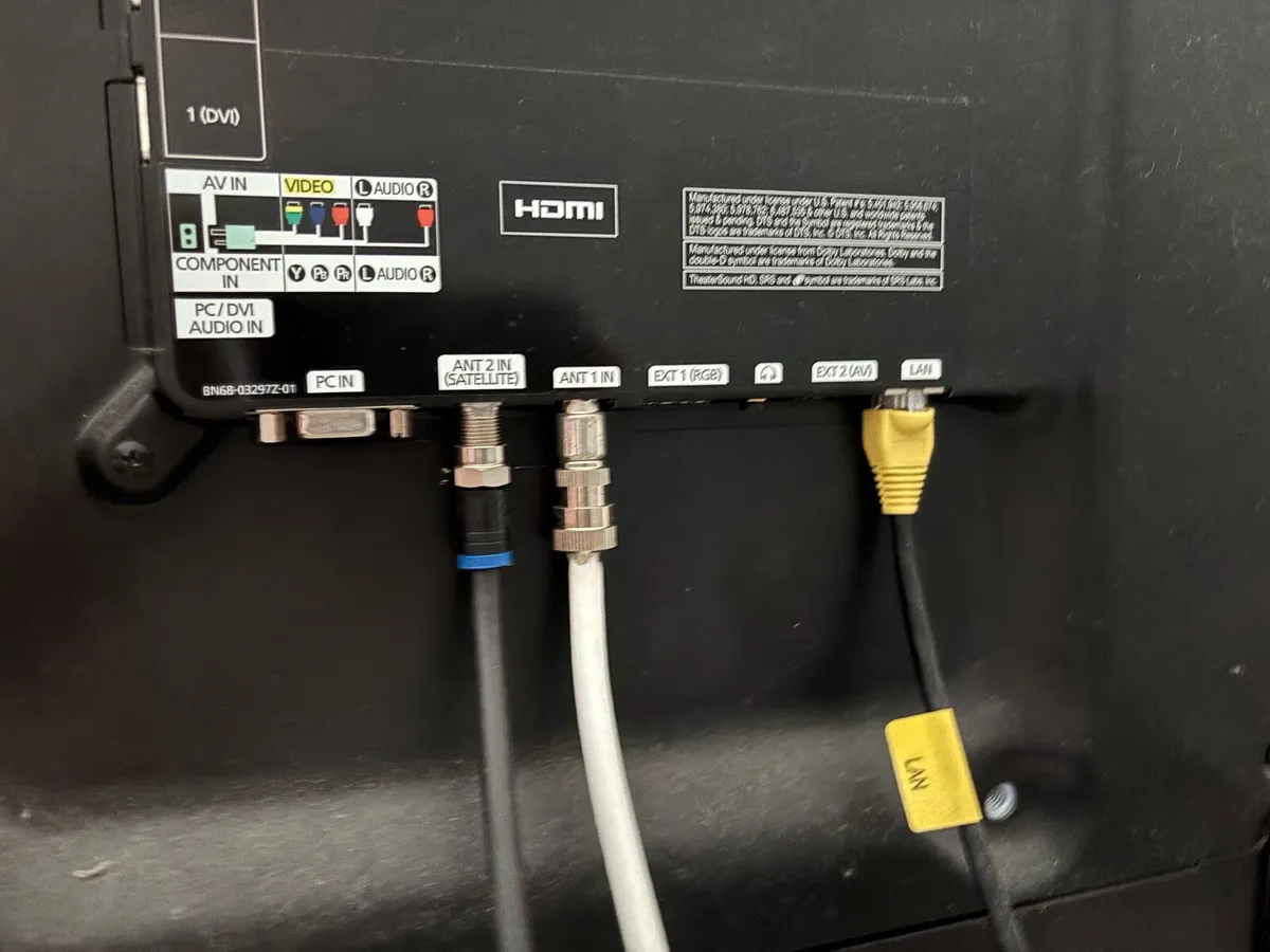 Samsung 46” Smart TV - Image 3
