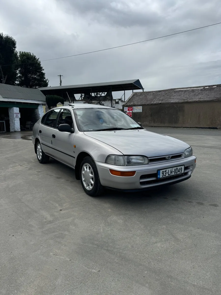 Toyota Corolla 1993 - Image 1