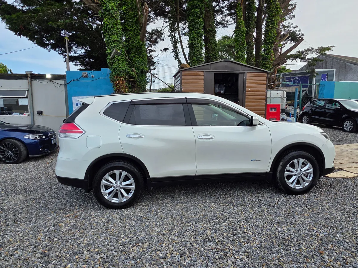 Nissan X-Trail Hybrid| Automatic| *very low miles* - Image 4