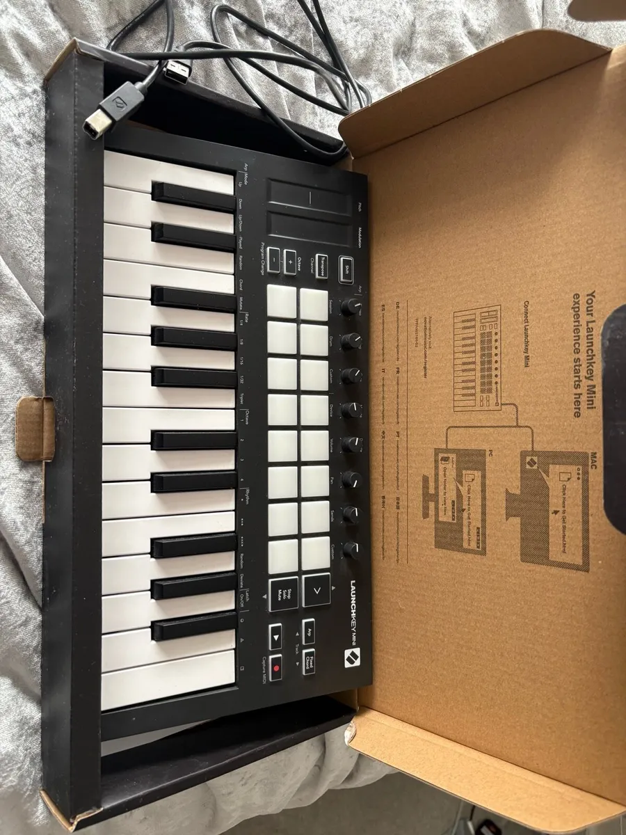 Launch key mini Mk3 midi keyboard - Image 2