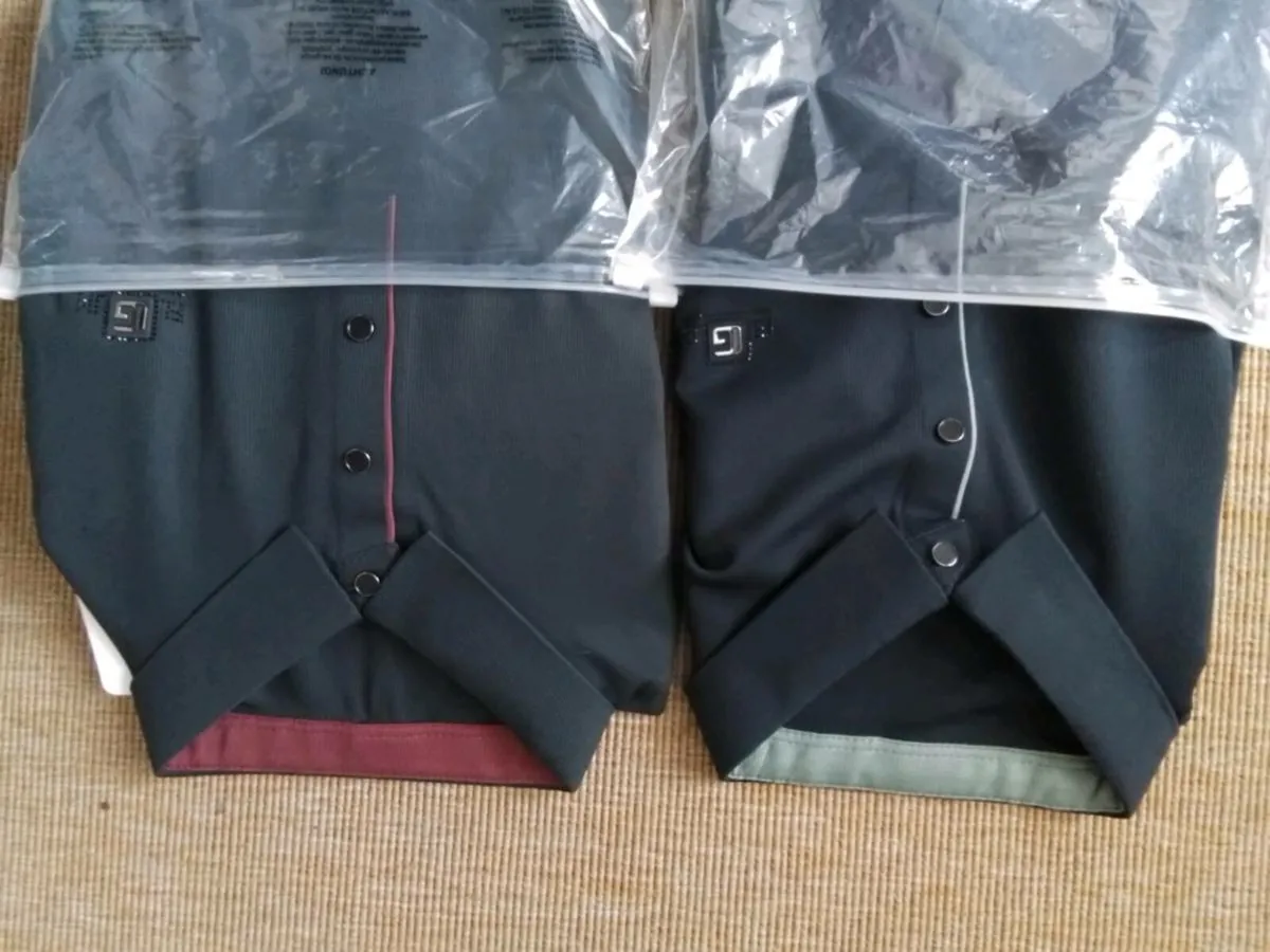 Two large median long sleeve polo shirts - Image 1