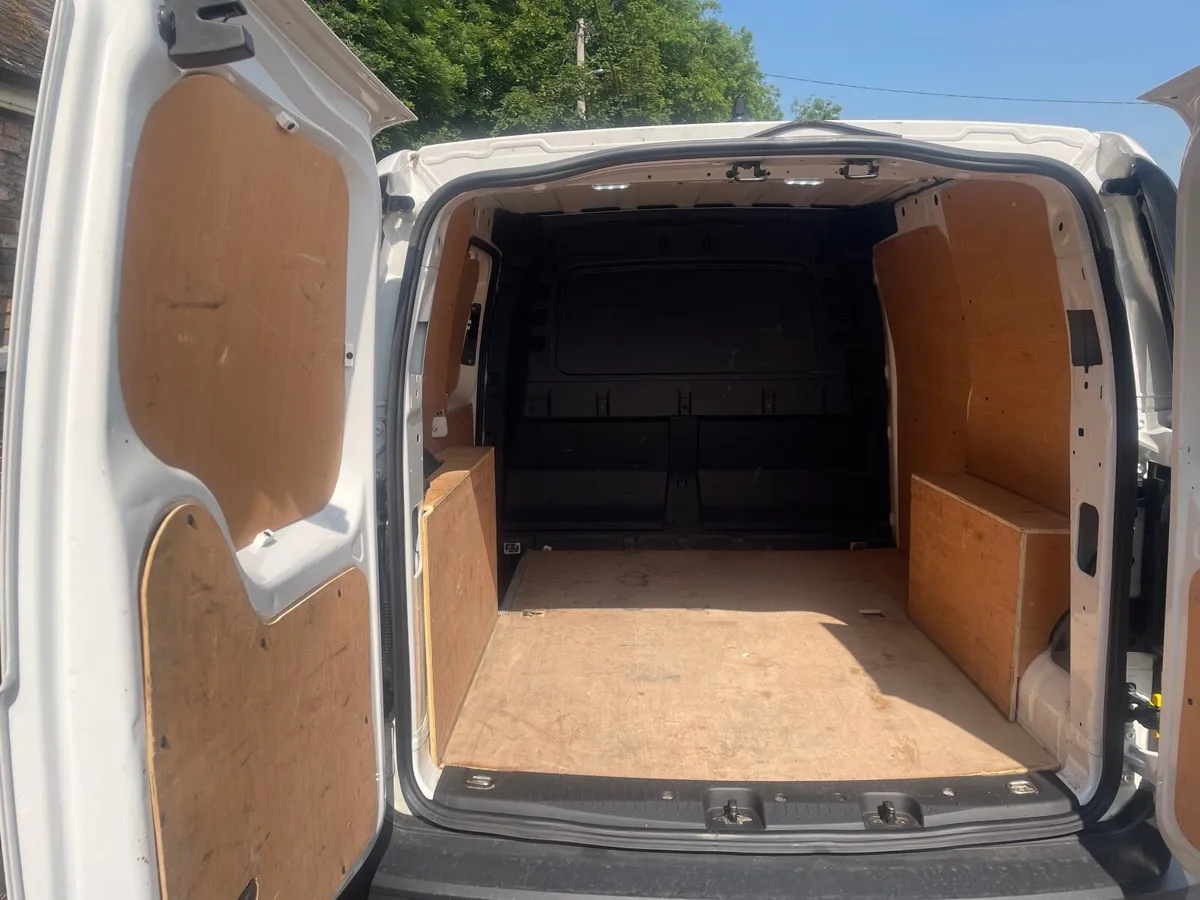 Volkswagen Caddy 2022 - Image 3