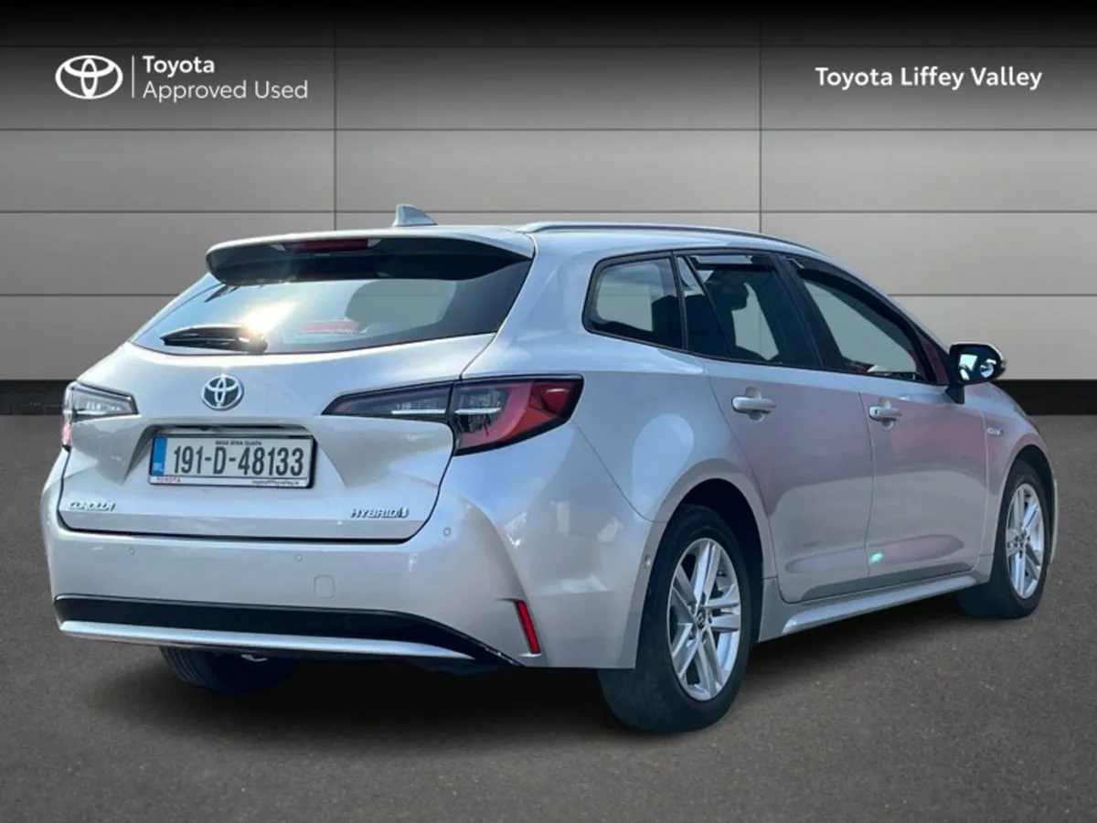 Toyota Corolla Hybrid Touring Sports - Image 2