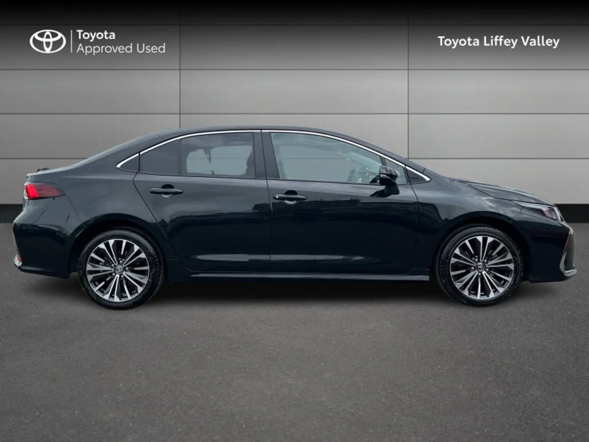 Toyota Corolla Luna Sport Hybrid Saloon - Image 3