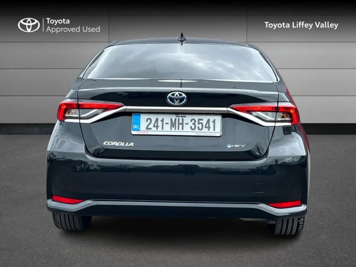 Toyota Corolla Luna Sport Hybrid Saloon - Image 4