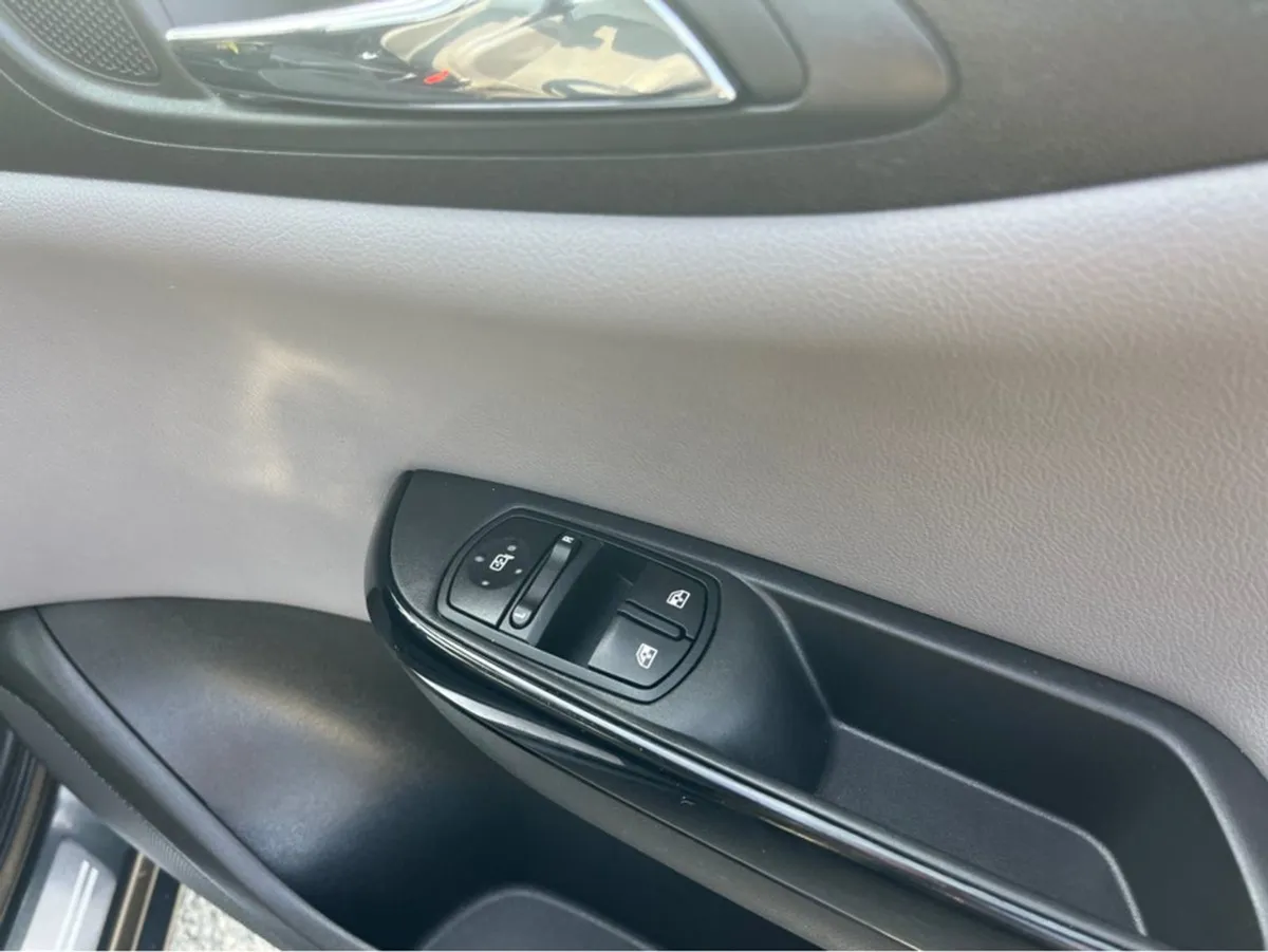 Opel Corsa Corsa-e SE 1.4 90ps 5DR - Image 3