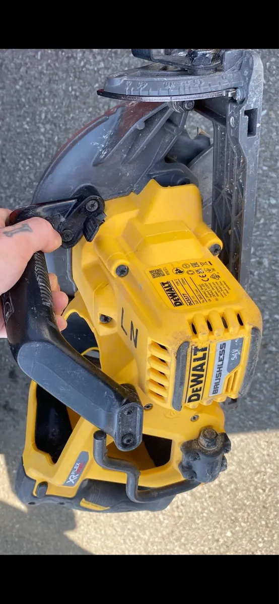 Dewalt circular saw - Image 2
