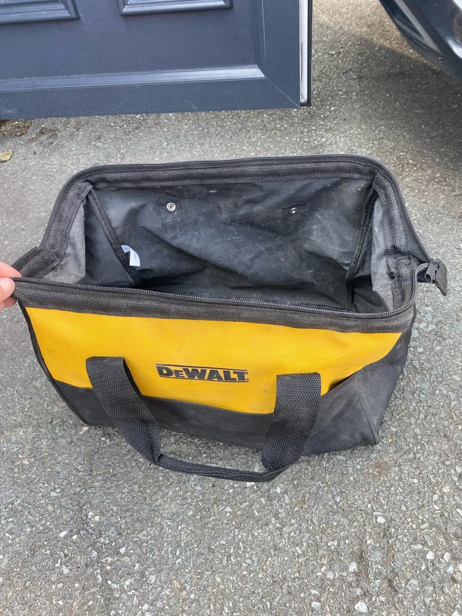 Dewalt circular saw - Image 3