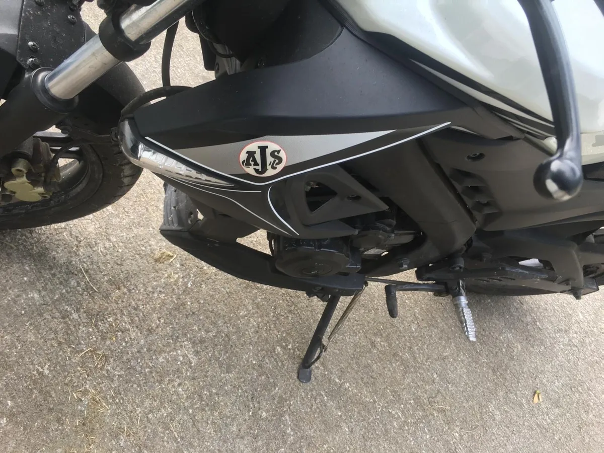AJS TN12 124CC – 2020 – White & Black - Image 4