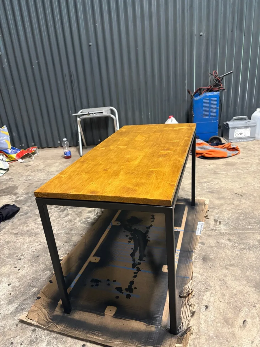 Industrial coffee table - Image 1